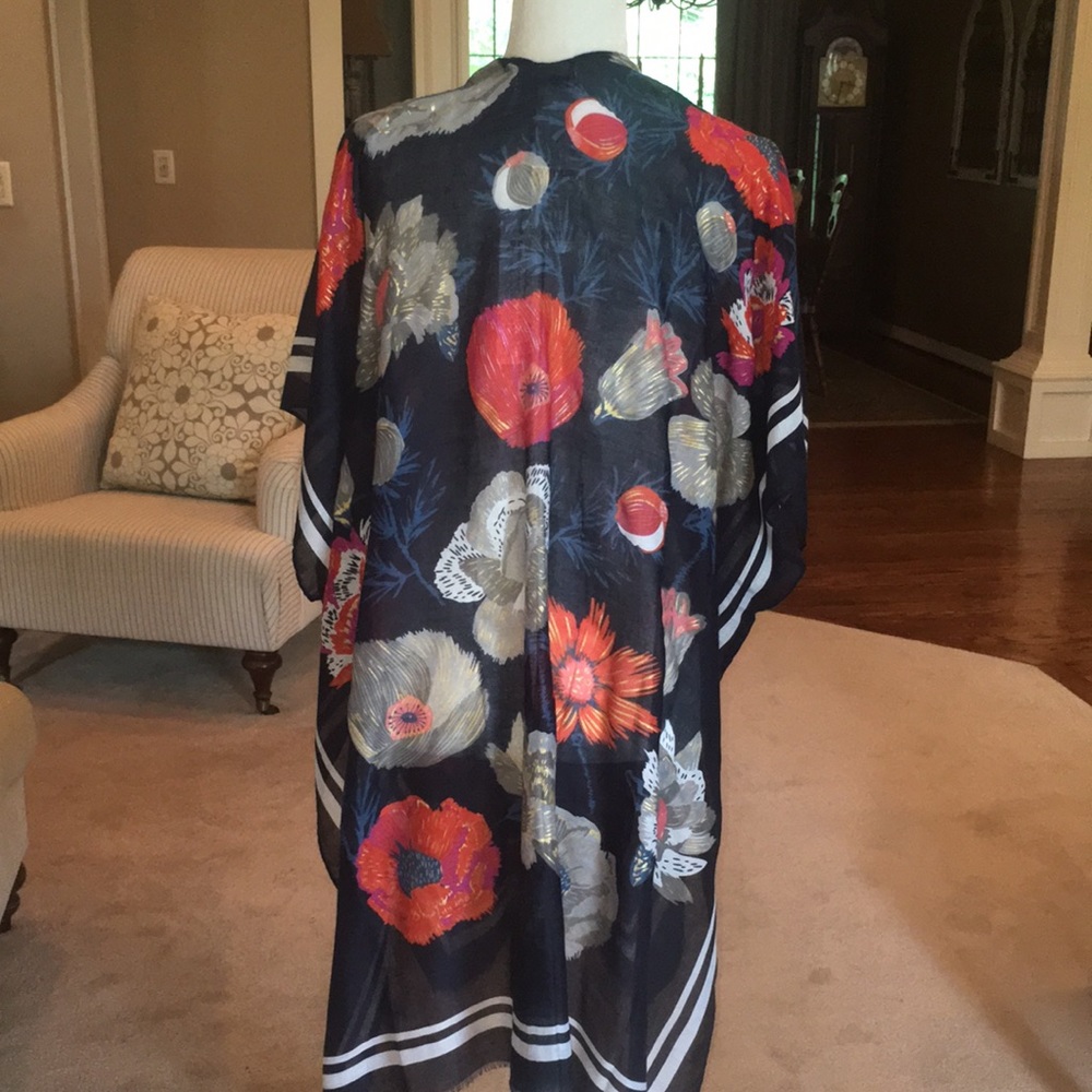 Woven Heart Floral Kimono - Picture 8 of 13